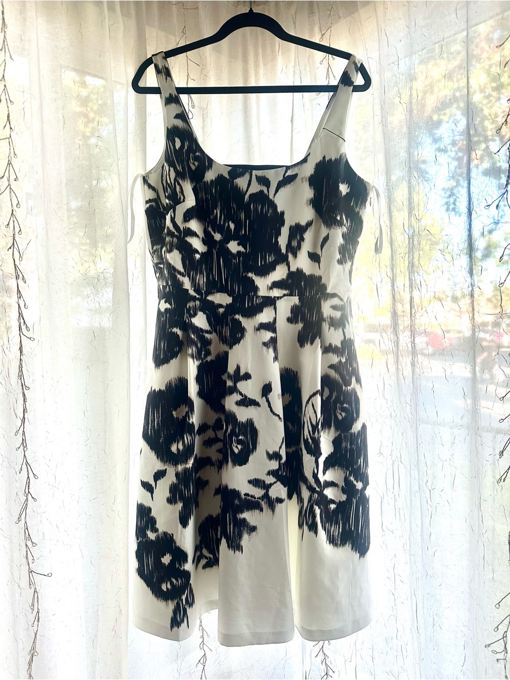 White House Black Market Black and White Floral Midi Dress- New with tags